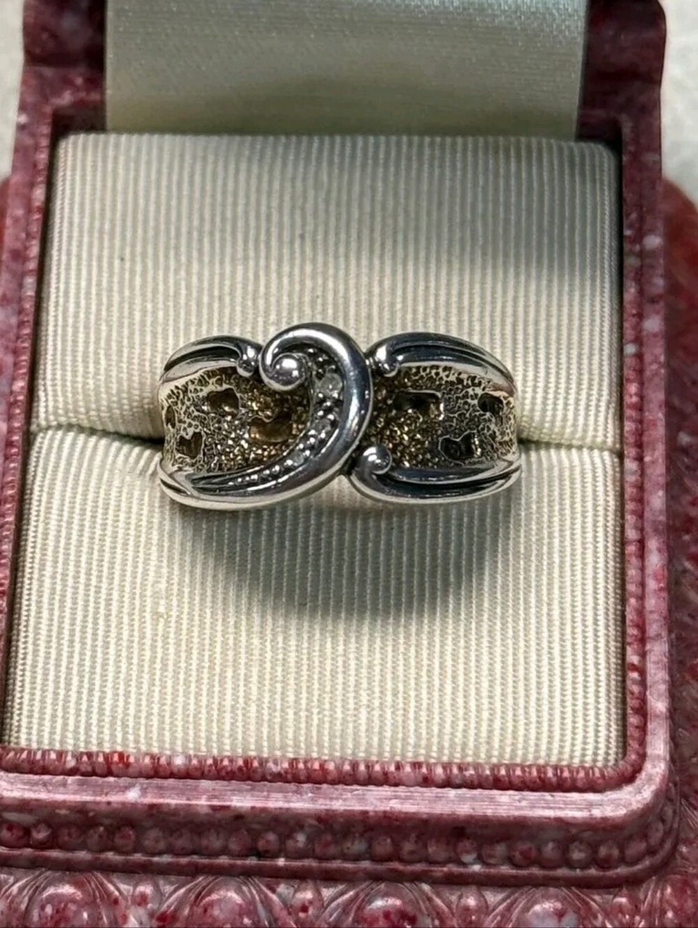 Sterling Silver Two Tone Footprints In the Sand Ring SZ 7